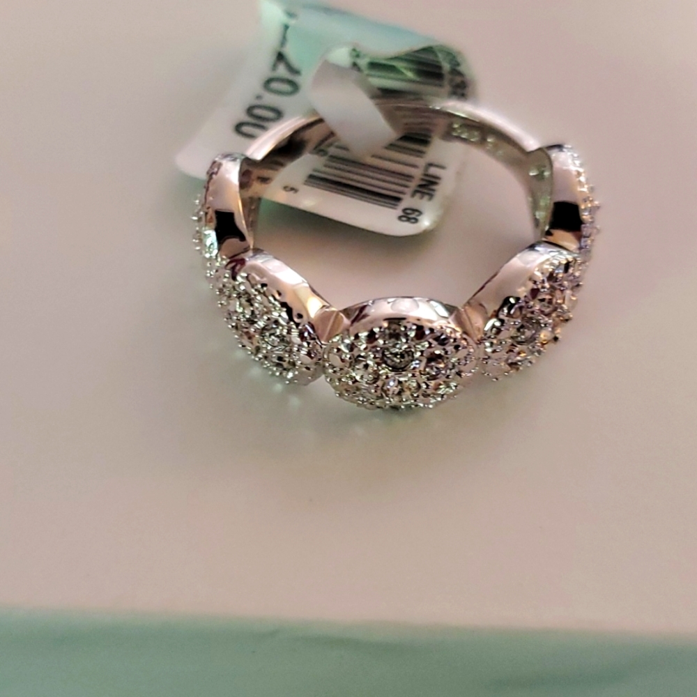 Fancy Ring - Picture 2 of 4